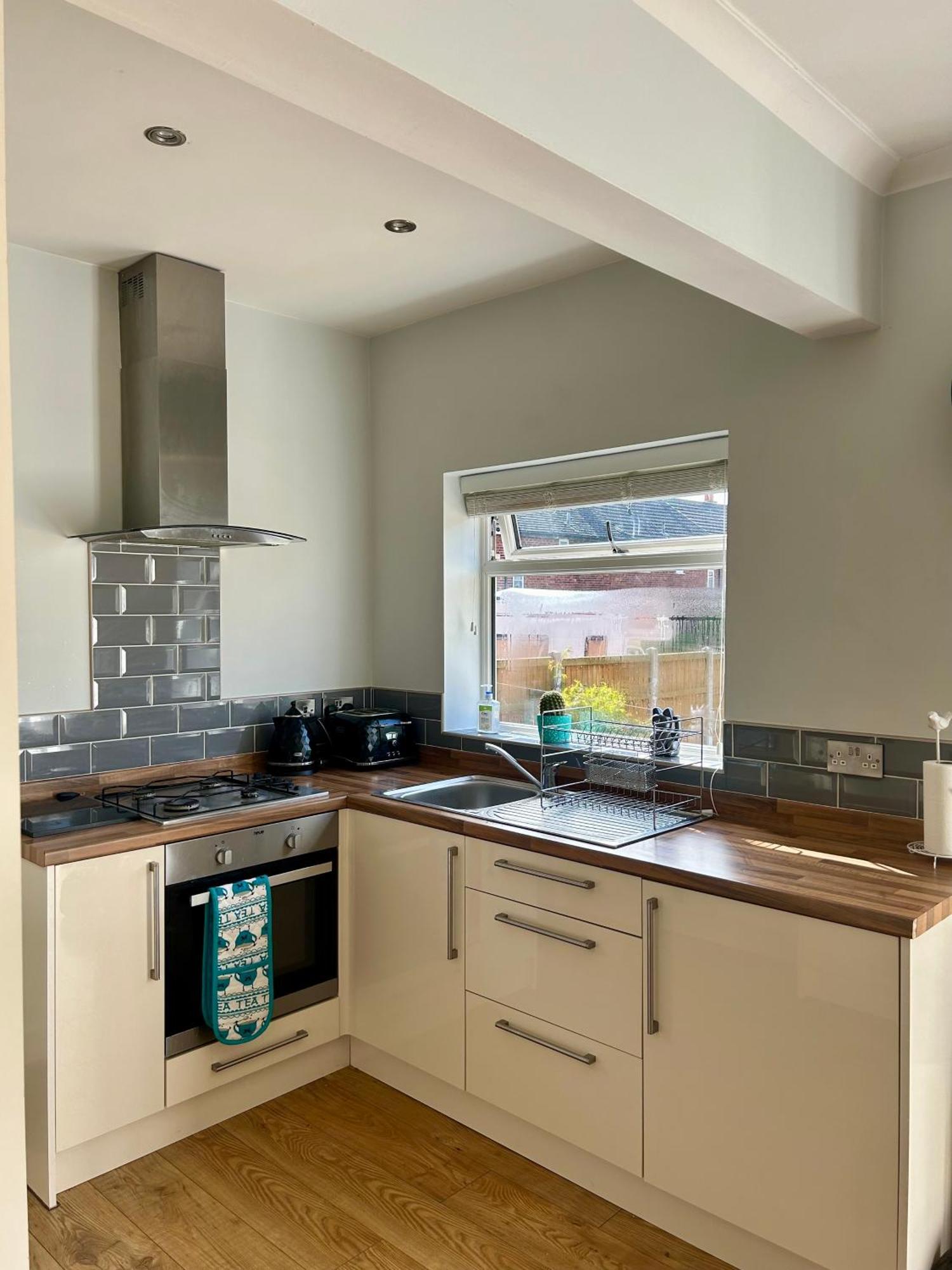 Quiet Double Bedroom With Garden View, Breakfast Hazel Grove Exterior photo